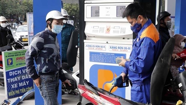 Taxes and fees to be cut to curb petrol prices